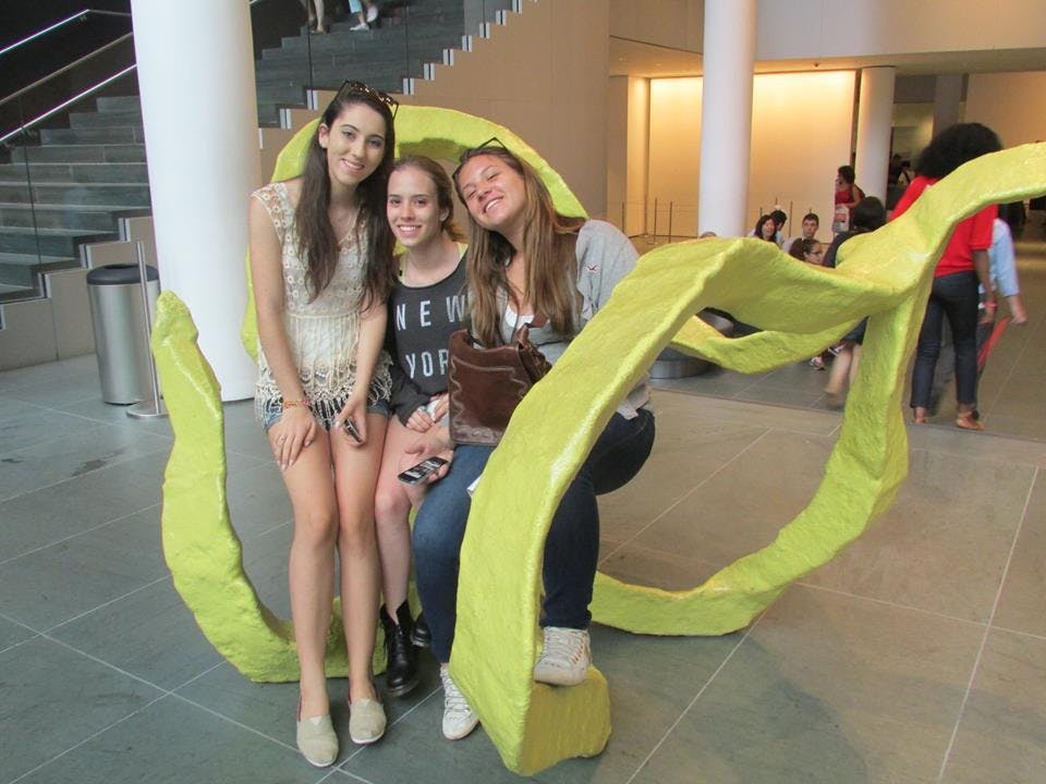 Gabi, Bia e Giulina no MOMA